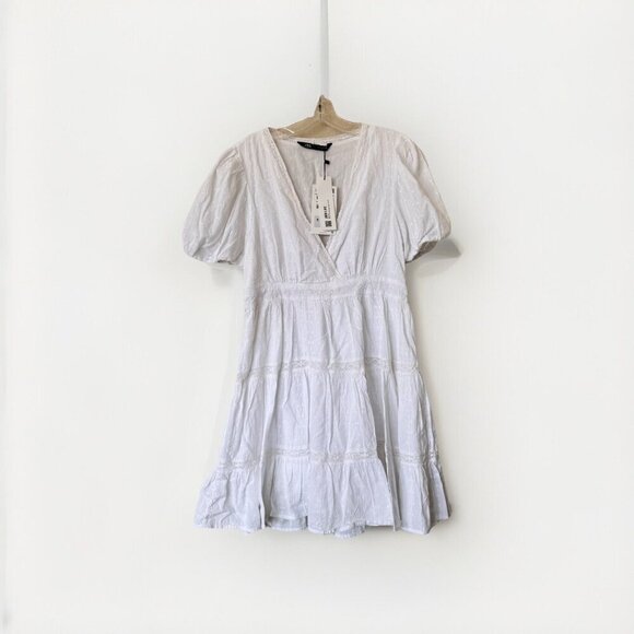 Zara white lace insert dress with puff sleeves Size Large V Neck
